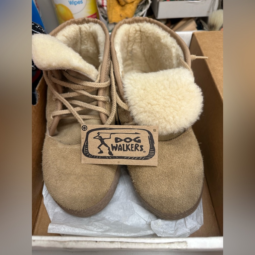 NWT Aussie Dogs Boots